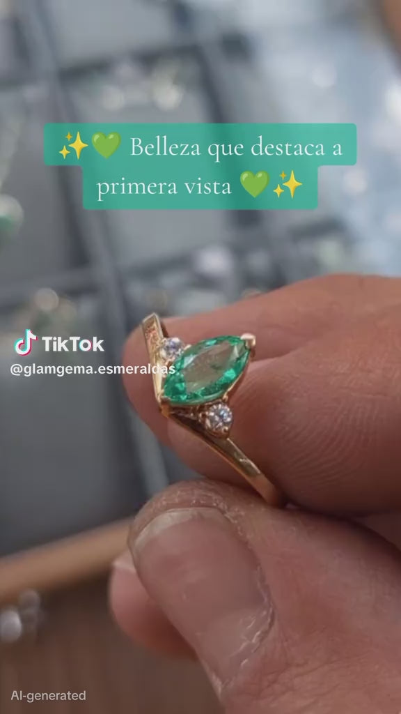 Anillo Esmeralda Talla Marquis con Diamantes en Oro 18K — Talla 7