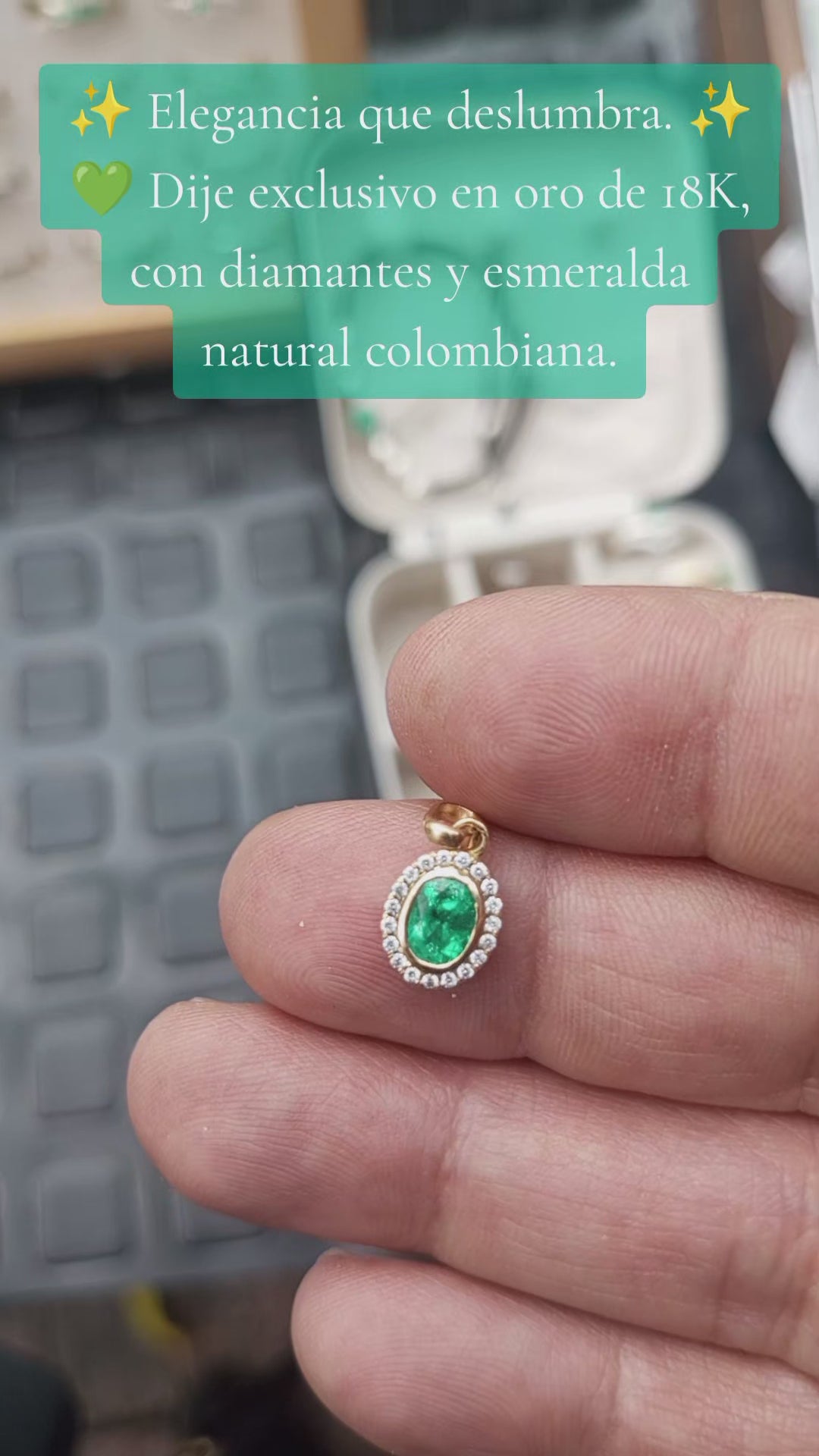 Dije en Oro 18K con Diamantes y Esmeralda Natural Colombiana