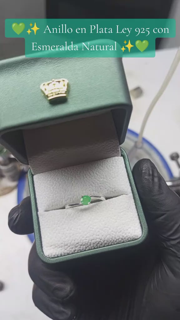 Anillo en Plata Ley 925 con Esmeralda Natural Colombiana