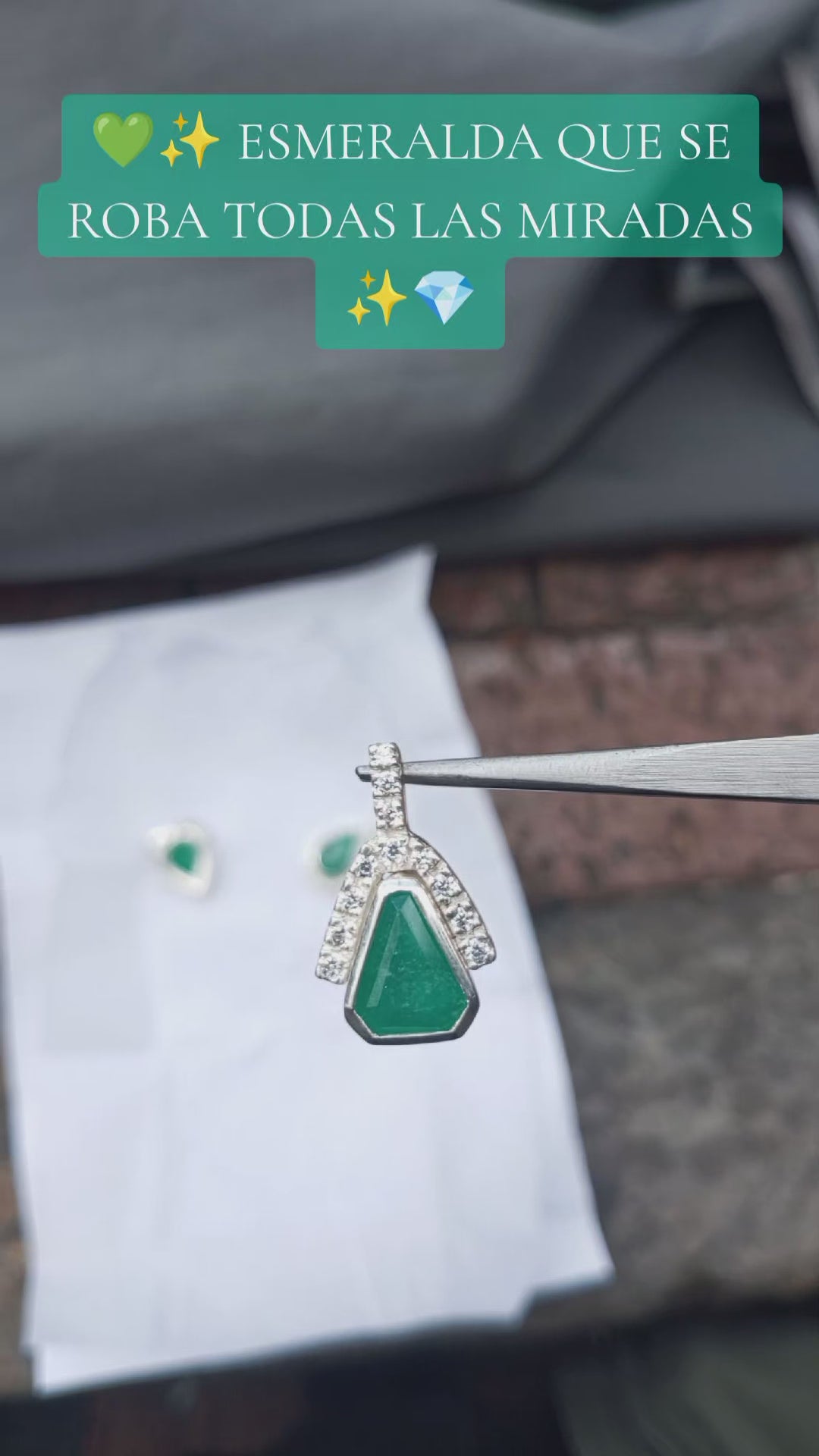 Dije / Pasa Cadena en Plata Ley 950 con Esmeralda Natural Colombiana